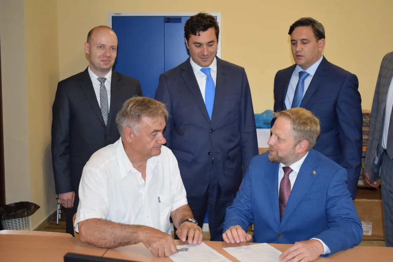 LIBERLAND BUILDS STRONG TIES WITH VOJVODINA PROVINCE Apatin Free Trade Zone Chamber of Commerce 2
