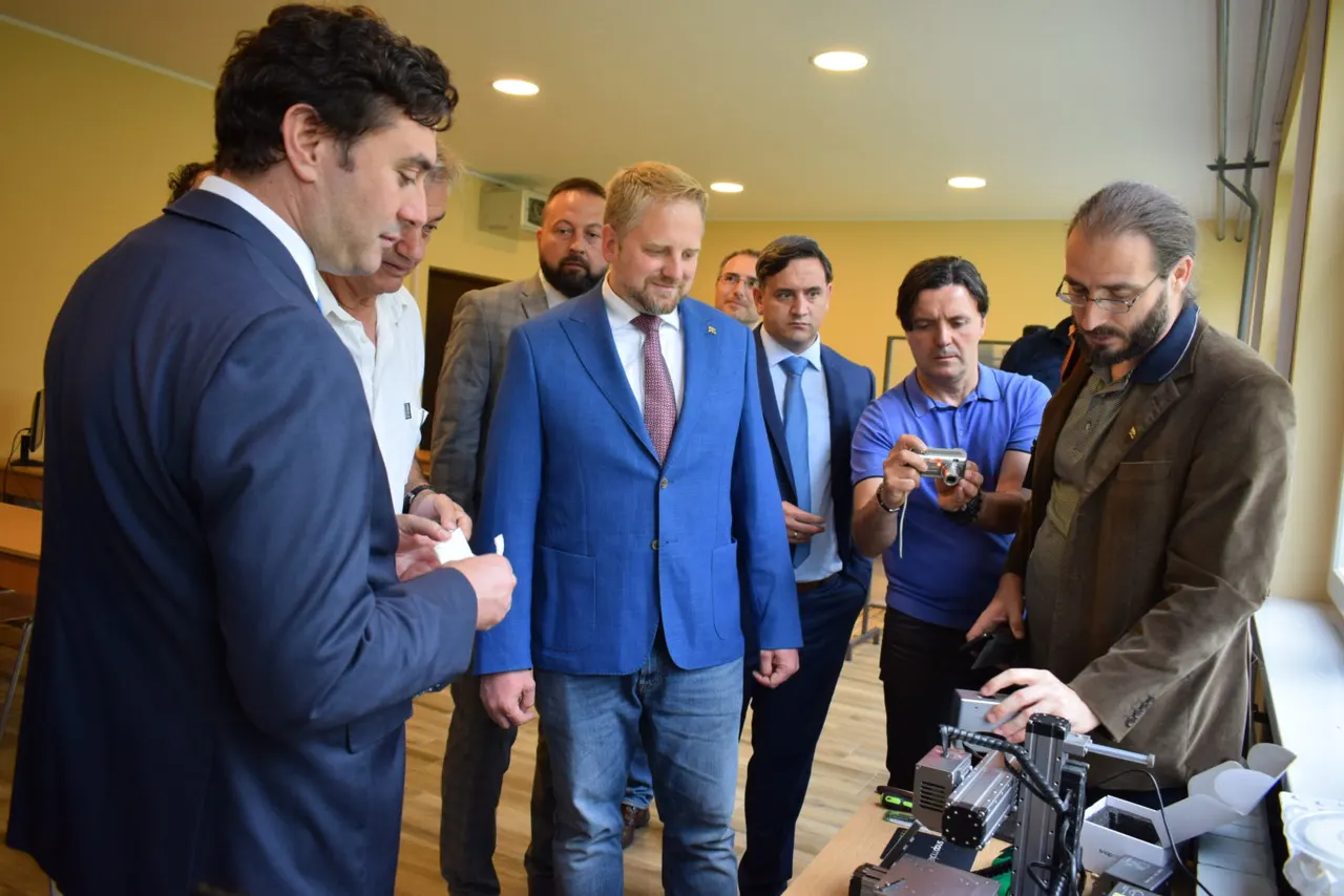 LIBERLAND BUILDS STRONG TIES WITH VOJVODINA PROVINCE Apatin Free Trade Zone Chamber of Commerce 3