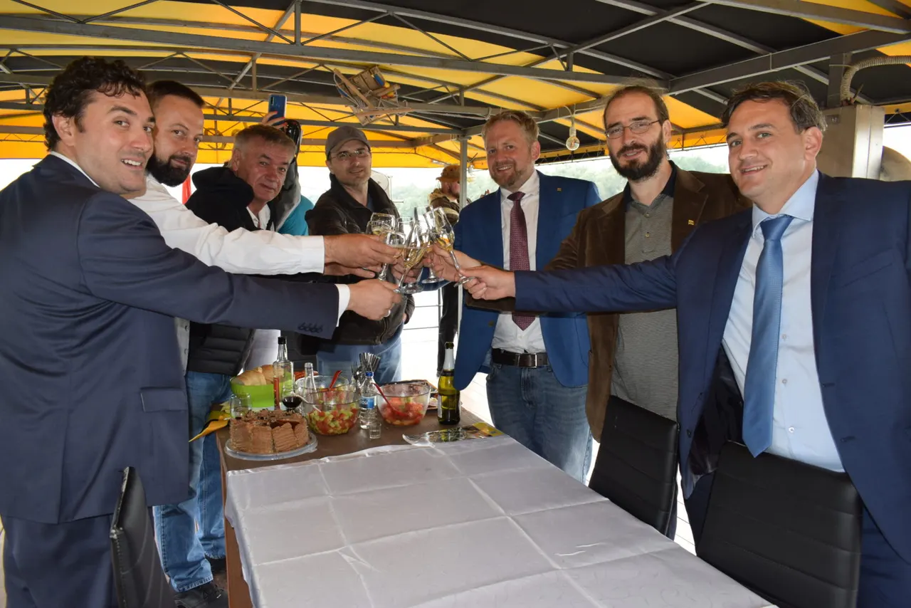 LIBERLAND BUILDS STRONG TIES WITH VOJVODINA PROVINCE Apatin Free Trade Zone Chamber of Commerce 4