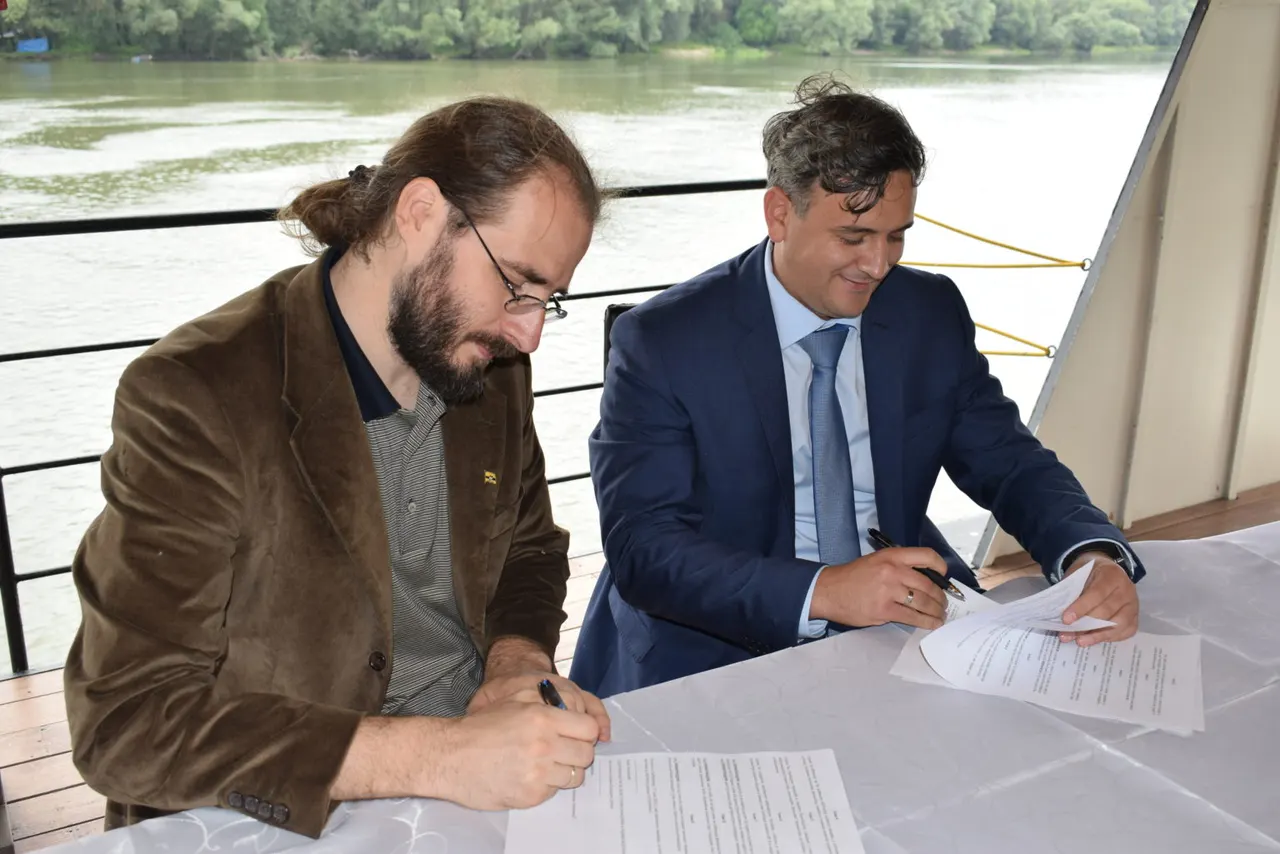 LIBERLAND BUILDS STRONG TIES WITH VOJVODINA PROVINCE Apatin Free Trade Zone Chamber of Commerce 5