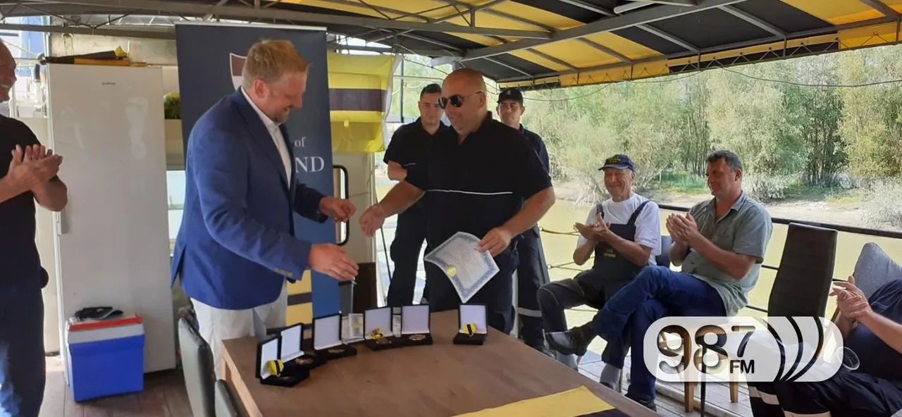 THE PRESIDENT OF LIBERLAND DECORATED FIREFIGHTERS AND DIVERS FROM APATIN AND SOMBOR