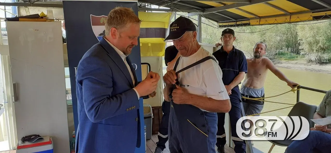 THE PRESIDENT OF LIBERLAND DECORATED FIREFIGHTERS AND DIVERS FROM APATIN AND SOMBOR