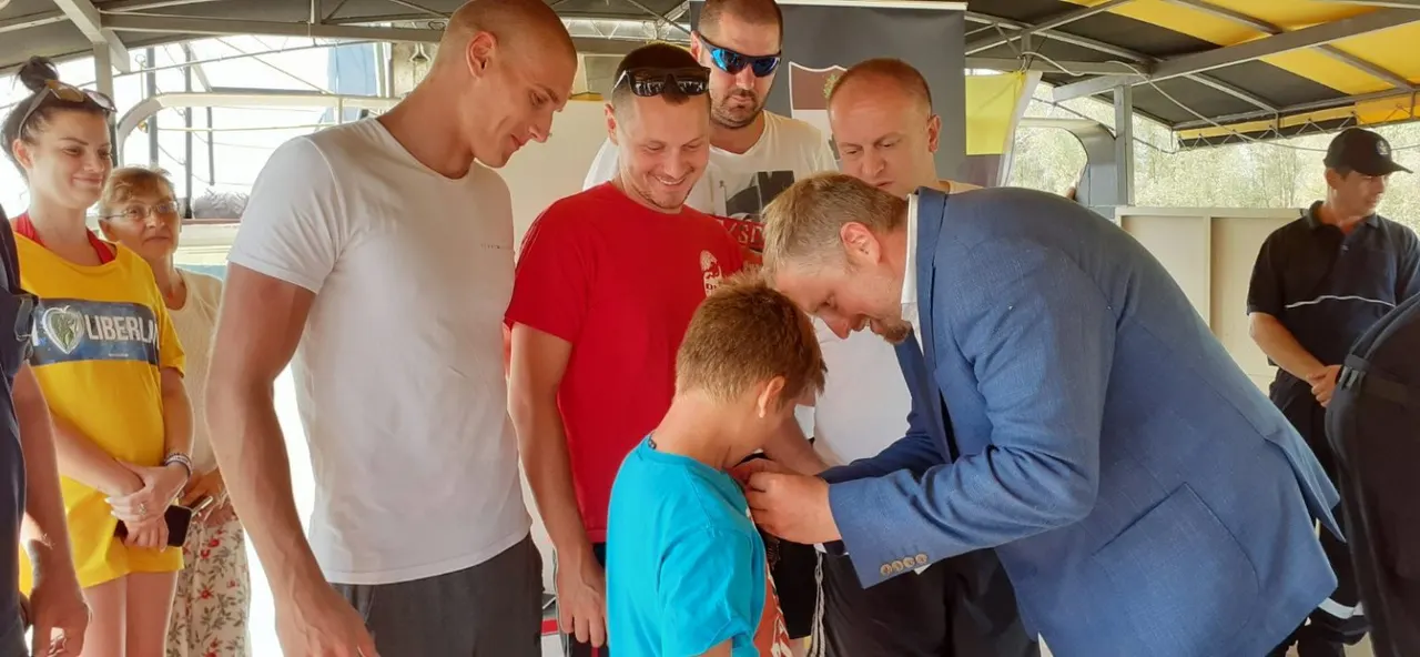 THE PRESIDENT OF LIBERLAND DECORATED FIREFIGHTERS AND DIVERS FROM APATIN AND SOMBOR
